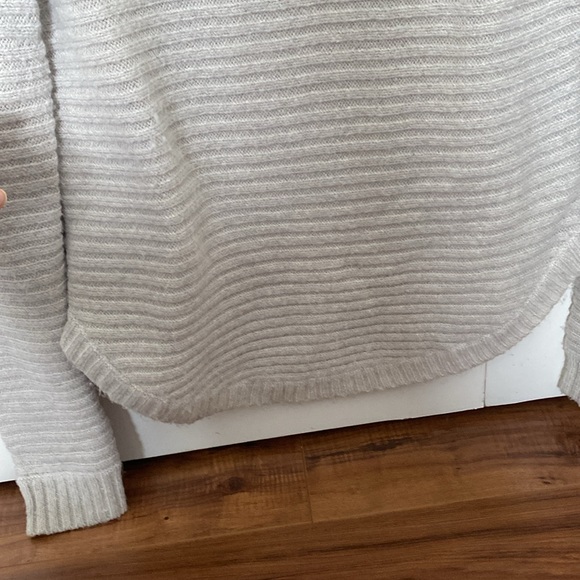 Beige turtle neck comfy top - Picture 3 of 3